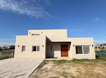 Casa de 5 ambientes, Escobar · Excelente Casa 5 Amb. a Estrenar con Salida Al Rio en Barrio El Naudir, Escobar