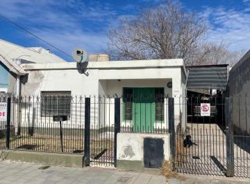 Casa de 4 ambientes, Cipolletti · Casa con Departamento Al Fondo