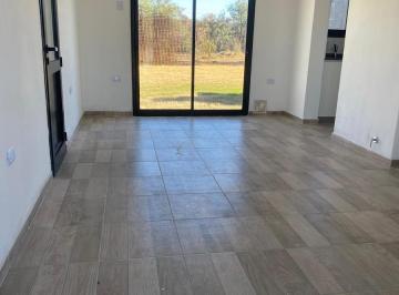 Casa · 250m² · 3 Dormitorios · Excelente Oportunidad Casa de 3 Dorm en Docta a Una Cuadra del Boulevar