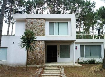 Casa · 185m² · 5 Ambientes · 2 Cocheras · Casa en Venta - 4 Dorm. 3 Baños - Pinamar