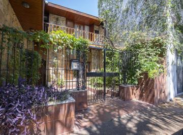 Casa · 250m² · 6 Ambientes · 1 Cochera · Casa en Lanús Oeste