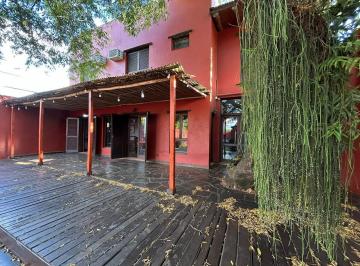 Casa · 5 Ambientes · 3 Cocheras · Venta de Casa en Esquina – Apóstoles y Blas Parera, Posadas