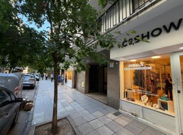 Oficina comercial · 32m² · 3 Ambientes · Alquiler Oficina Consultorio Recoleta con Patio