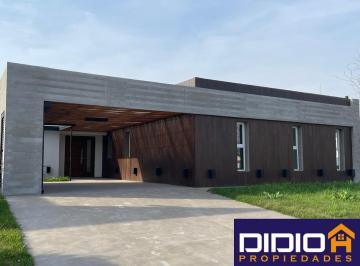 Casa · 200m² · 4 Ambientes · 1 Cochera · Casa Venta San Lucas San Vicente