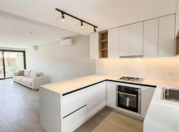 Departamento de 4 ambientes, Vicente López · Casa Triplex a Estrenar - Parrilla y Cochera Cubierta Individual en Vicente López