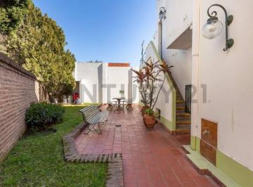 Casa · 209m² · 4 Ambientes · 1 Cochera · Venta Policonsultorio con Ascensor en Ramos Mejía - Acepta Permuta