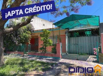 Casa · 104m² · 4 Ambientes · 1 Cochera · Casa Venta Burzaco 4 Ambientes Apta Credito!