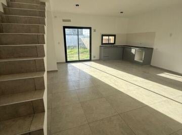WhatsApp Image 2026-02-10 at 9.11.24 PM (3).jpeg · Vendo Duplex en Barrio Norte, Cerrado