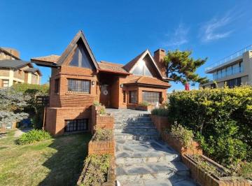STT-STT-206_2 · Venta Casa 4 Ambientes con Dependencia a m del Mar - Oportunidad!