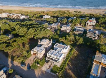 Casa · 540m² · 6 Ambientes · 2 Cocheras · Casa en Venta Costa Esmeralda Barrio Maritimo