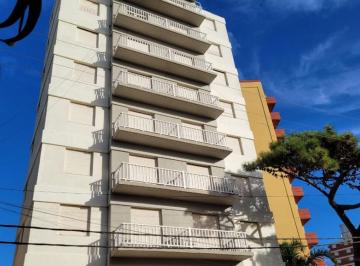 Departamento de 2 ambientes, Villa Gesell · Departamento con 40 m² en Zona Norte con Estacionamiento