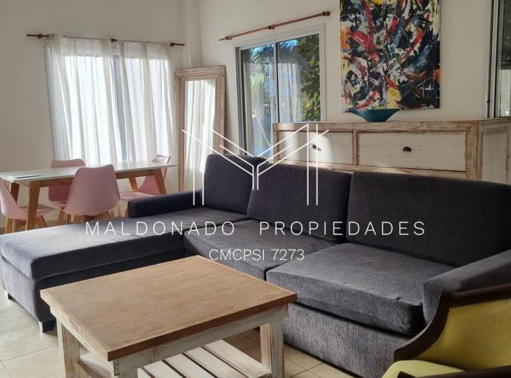 Casa · 150m² · 4 Ambientes · 1 Cochera