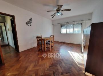 Departamento · 50m² · 2 Ambientes · Semipiso en Bme. Mitre Al 2200 - Todo Sol Apto Profesional