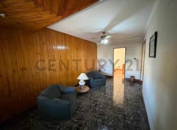 Casa · 151m² · Venta Casa 2 Dorm., Cómodin Más Casa de Huéspedes. Rosario