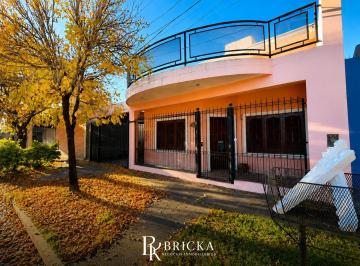 Casa · 195m² · 7 Ambientes · Casa en Venta