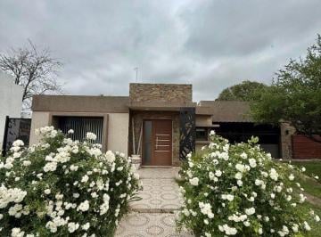 Casa · 200m² · 6 Ambientes · 3 Cocheras · Bela Vista - Apta Creditos