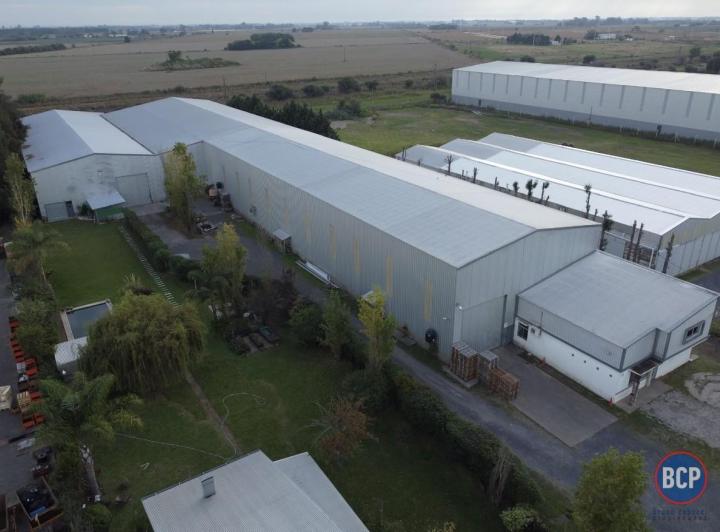 Depósito · 1585m² · 7 Ambientes · 10 Cocheras
