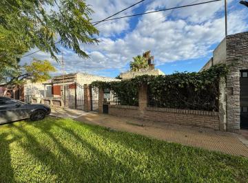 Casa · 100m² · 8 Ambientes · Venta: Rosario Nº 341 - San Lorenzo