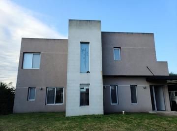 Casa · 200m² · 5 Ambientes · 2 Cocheras · Casa en Venta - 4 Dorm. 3 Baños - Cochera - 858 m² - Tigre