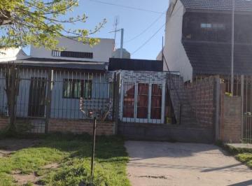 Casa · 102m² · 3 Ambientes · Casa en Venta - 1 Dormitorio 1 Baño - Departamento - Mdq