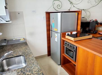 El mueble tiene enchufes empotrados · Dueña Vende - Monoambiente C/ Cochera, Apto Profesional, Apto Crédito, Floresta