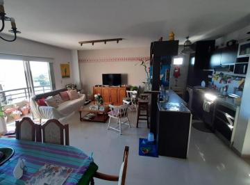 Departamento · 65m² · 3 Ambientes · Venta - Excelente Depto 3 Ambientes de 65 m² Cubiertos en H. Yr
