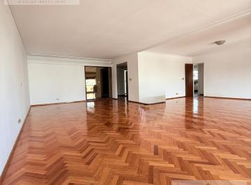 Departamento · 238m² · 5 Ambientes · 1 Cochera · Venta Departamento de 5 Ambientes con Dependencia y Cochera en Flores