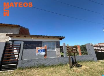Casa de 2 ambientes, Mar del Tuyú · Venta Casa Semi Independiente en Mar del Tuyu 64 N°1010