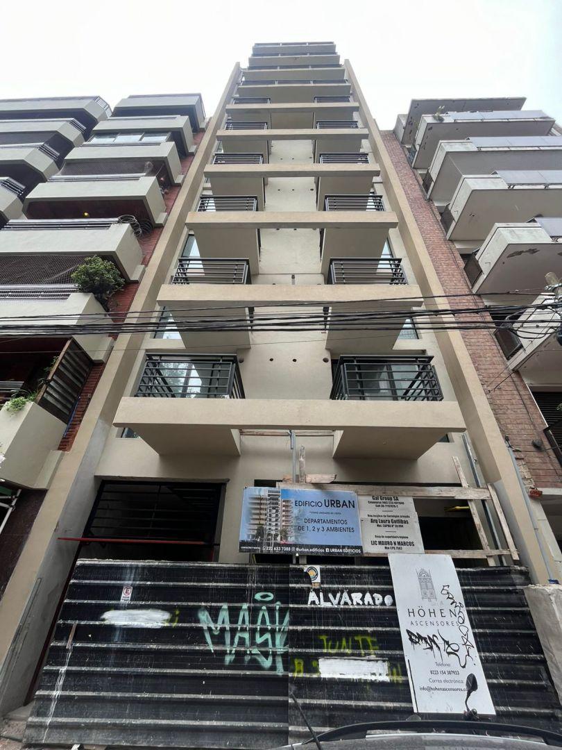 Departamento de 1 ambiente a estrenar, con balcón saliente al contrafrente