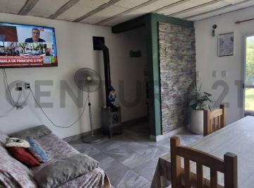 Casa · 65m² · 2 Ambientes · 1 Cochera · Venta de Casa en Sicardi, 2 Ambientes y Jardín