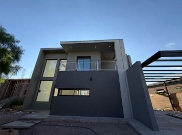 Casa de 5 ambientes, Russell · Vendo Casa en Barrio Lomas de Russell