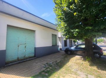 Casa · 180m² · 4 Ambientes · 1 Cochera · Casa en Lote Propio
