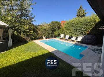 Casa · 140m² · 4 Ambientes · 3 Cocheras · Venta Casa en Venado II