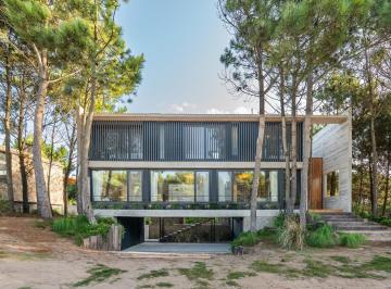 Casa · 450m² · 6 Ambientes · 1 Cochera · Casa en Venta Costa Esmeralda Barrio Maritimo