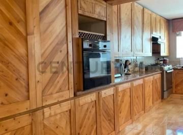 Departamento · 320m² · 5 Dormitorios · 2 Cocheras · Apartamento de 350 m² con Renta de U$d4300, Acepta Banco