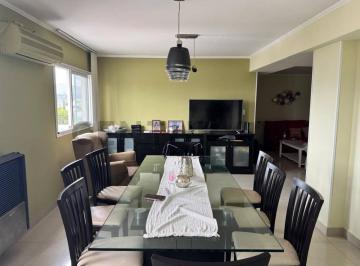 Departamento · 93m² · 3 Ambientes · 1 Cochera · 3 Ambientes Al Frente Centro Cochera