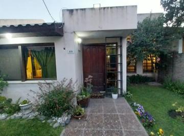 Casa · 172m² · 4 Ambientes · 1 Cochera · Casa en Venta Las Malvinas - General Rodriguez