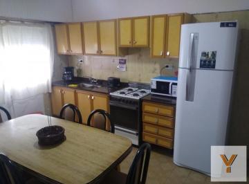 Casa · 60m² · 5 Ambientes · 1 Cochera · Casa en Alquiler Temporario - 4 Dorm. 2 Baños - Mar del Plata