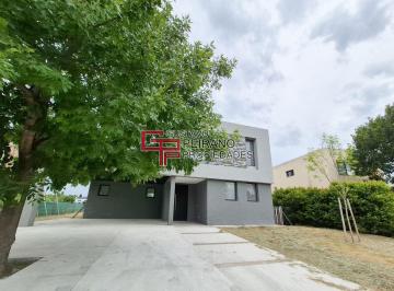 Casa de 6 ambientes, Escobar · Hermosa Casa a La Laguna en Barrio Cerrado San Matías, en Venta.
