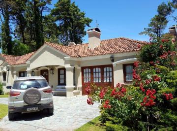 Casa · 167m² · 5 Ambientes · Casa en Venta 5 Ambientes Pinamar Alamos