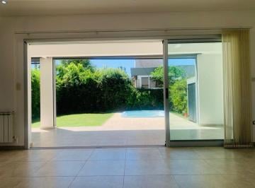 Casa de 5 ambientes, La Plata · Casa en Venta en City Bell