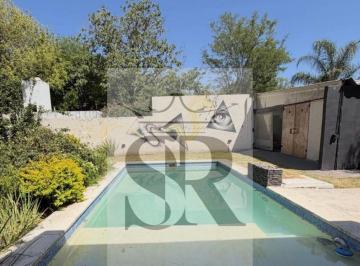 Casa de 7 ambientes, Córdoba · Vendo Casa, Arguello, 3 Dorm., Pileta, Gran Patio Rodeada de Mucho Verde.