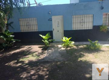Casa · 45m² · 3 Ambientes · 1 Cochera · Casa en Venta - 2 Dorm. 1 Baño - Cochera - 200 m² - Lisandro Olmos Etcheverry, La Plata