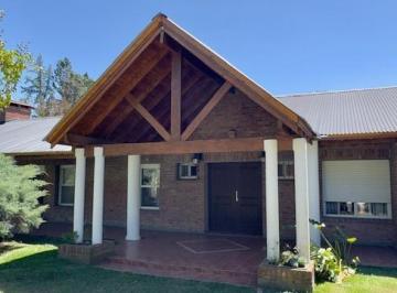 Casa · 190m² · 4 Ambientes · 2 Cocheras · Casa en Venta, con Excelente Ubicacion, Club de Campo El Moro, Marcos Paz