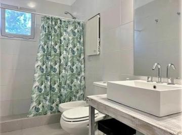 Casa · 199m² · 5 Ambientes · Casa en Venta - 3 Dorm. 2 Baños - Pinamar