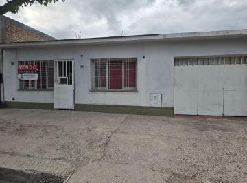 Casa de 6 ambientes, Godoy Cruz · Venta de Casa en Godoy Cruz a Pocos m de Calle Montes de Oca