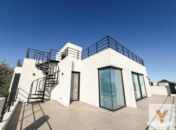 Casa · 397m² · 6 Ambientes · Casa en Alquiler - 5 Dorm. 5 Baños - La Plata