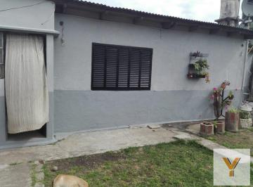 Casa · 86m² · 3 Ambientes · 1 Cochera · Casa en Venta - 4 Dorm. 2 Baño - Cochera - 300 m² - Los Hornos, La Plata