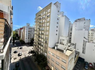 Departamento · 48m² · 2 Ambientes · Depto 2 Amb a La Calle con Balcon