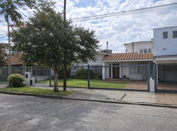 Casa de 6 ambientes, Córdoba · Cerro de Las Rosas - 3 Dorm. - Patio con Pileta